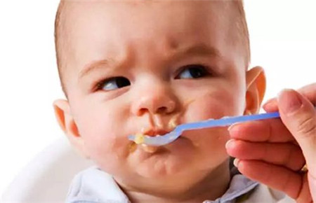 婴儿米粉要吃到几个月？