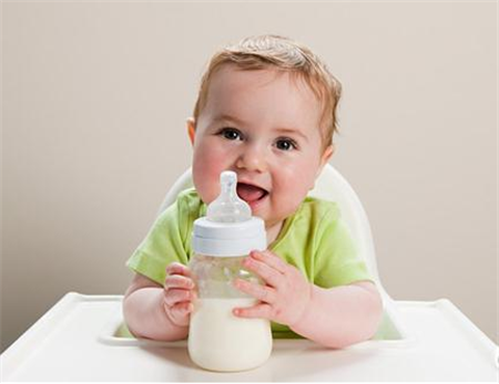 3岁宝宝吃什么奶粉好 三岁宝宝吃几段奶粉