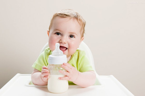 宝宝奶粉要经常换吗？ 经常换奶粉小心适得其反！