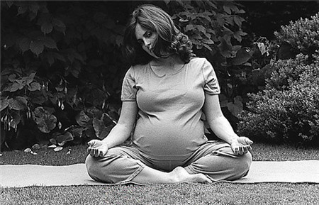 准妈妈课堂：孕妇瑜伽入门基本动作