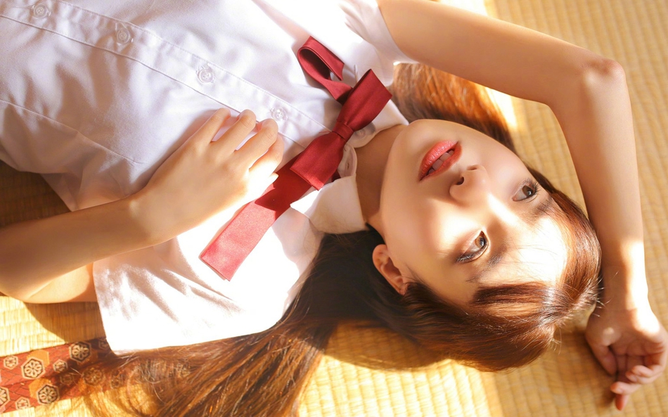 学生萌妹学生装 阳光下的少女在闪闪发光