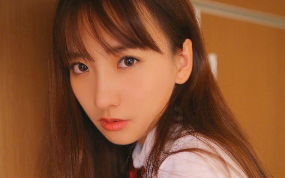 学生萌妹学生装 阳光下的少女在闪闪发光