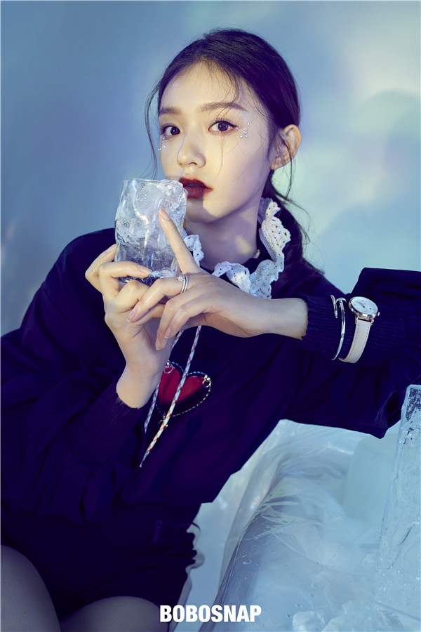 林允化身黄金时代时髦少女 复古大片展现别样魅力