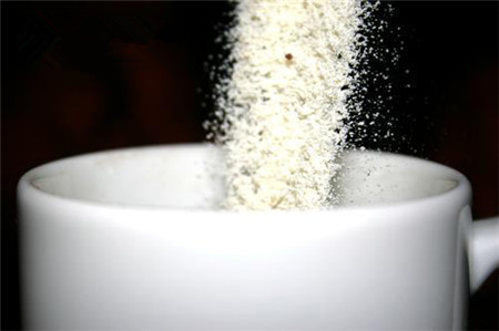 贝拉米奶粉2段一勺兑多少水？贝拉米2段冲泡比例