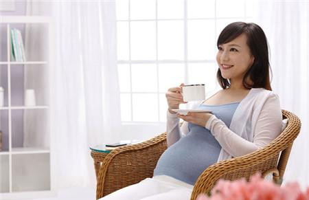喝孕妇奶粉还要吃复合维生素吗？