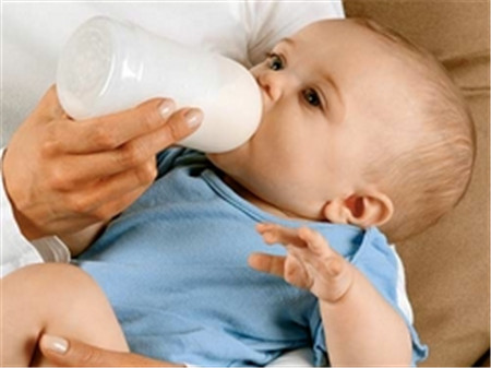 宝宝转奶的不适症状，一共有这三点