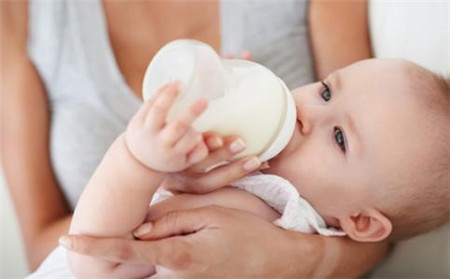 蚕豆病宝宝吃什么奶粉 奶粉对蚕豆病宝宝没有影响