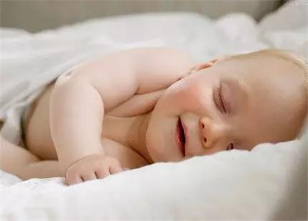 如何纠正宝宝日夜颠倒 宝宝睡眠不好的原因是什么