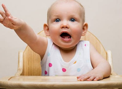 八个月宝宝饮食要注意些什么 家有8个月宝宝喂养小知识
