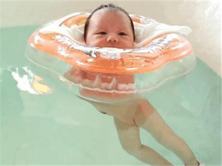 新生儿游泳的最佳时间是什么时候，每次游多久合适