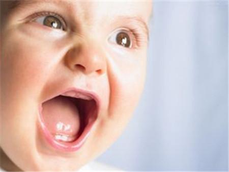 宝宝流口水是要长牙吗，宝宝长牙都有哪些症状呢？