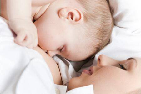 婴儿母乳性腹泻就要断奶吗 母乳性腹泻护理策略