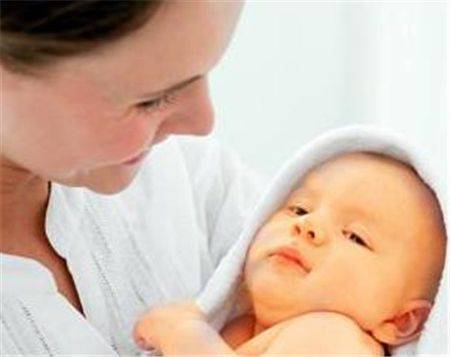 新生儿出现黄疸怎么办 要注意什么
