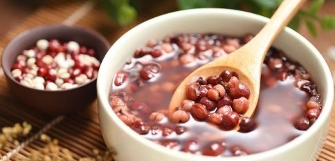 吃薏米红豆的好处有哪些 冬天吃薏米红豆有什么