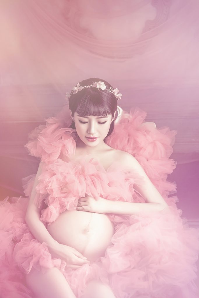 本套孕妇写真来自南京云摄影孕妇摄影-性感与清纯并存的孕妇写真