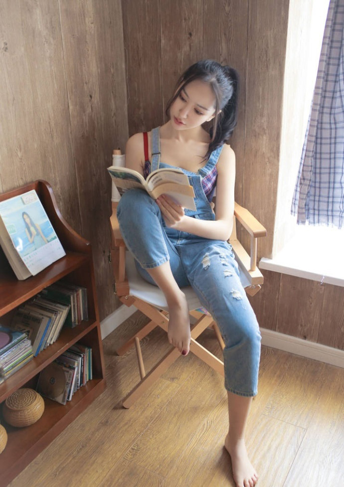 俏皮连体牛仔，满满的性感和可爱 ​ ​​​​