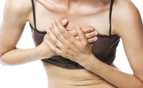 乳腺囊肿的症状表现 乳房常有3种变化