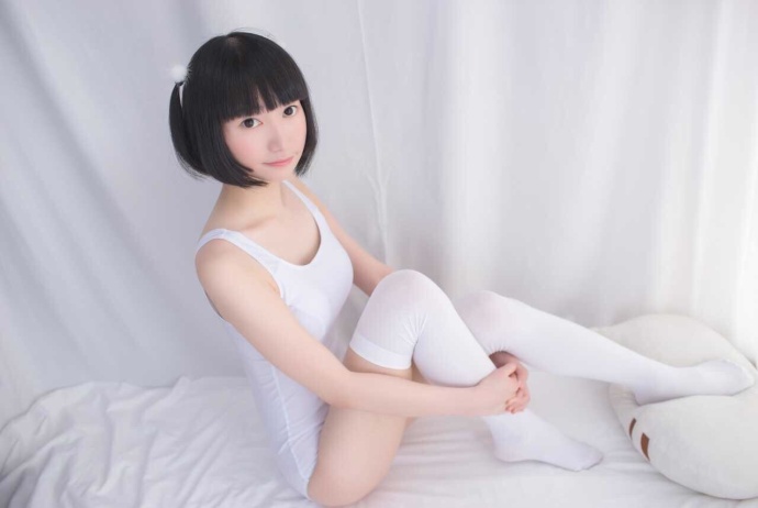 短发圆脸的动漫感小姐姐，越看越可爱 都要被她变成萝莉控了......