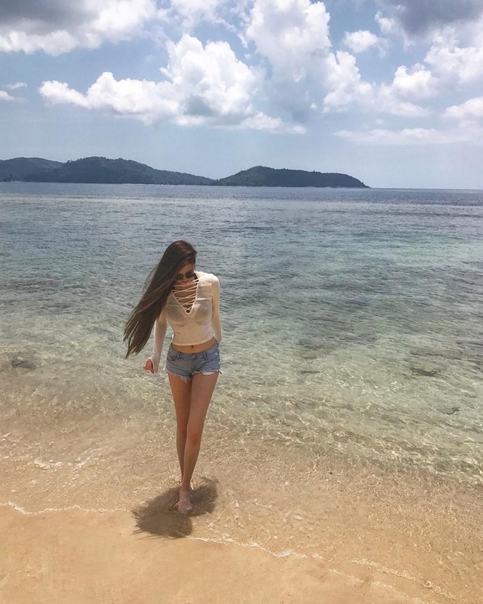 不愧是九头身美女，厉害厉害！ ​​​​