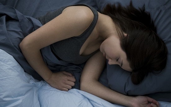 睡觉时身体突然抖一下是什么原因