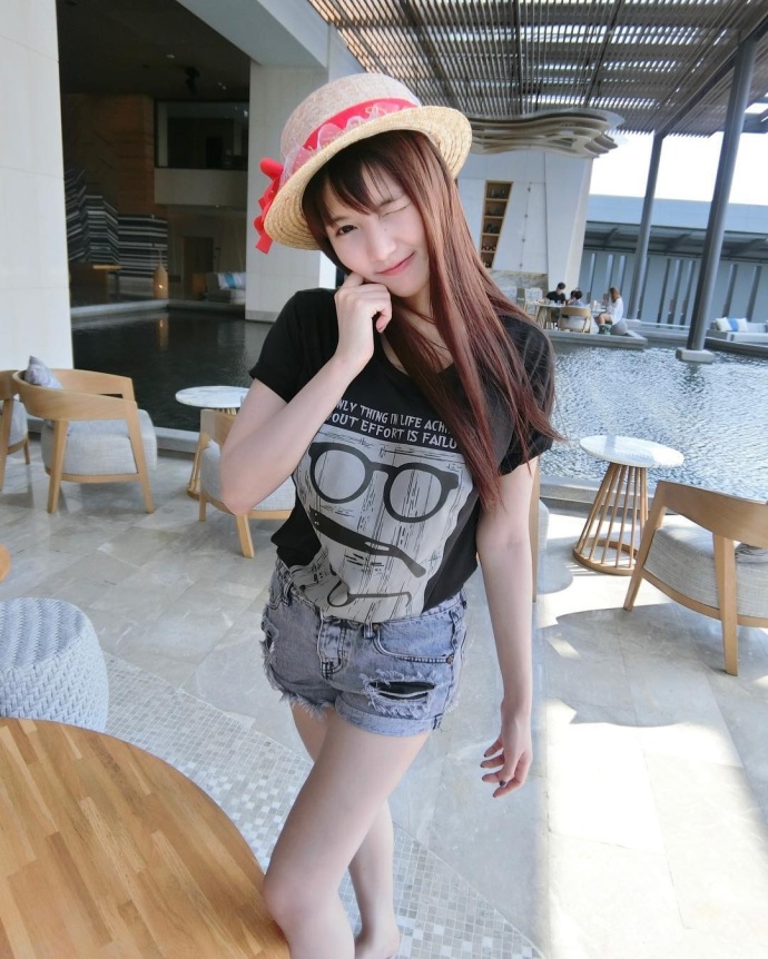 说起哀嚎，我只服棒糖妹！ ​​​​