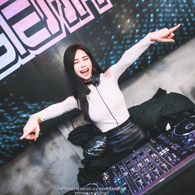 美女DJ，总是能让气氛嗨到爆！ ​​​​