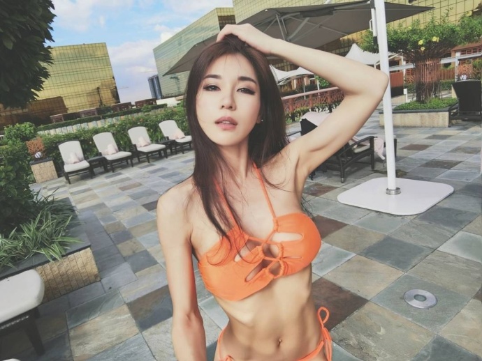美女DJ，总是能让气氛嗨到爆！ ​​​​