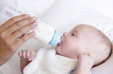 宝宝转奶不适应有什么症状 宝宝转奶不适应的表现