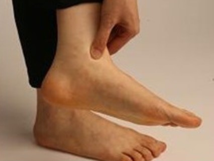 脚后跟疼是什么原因?跟痛症的发病原因