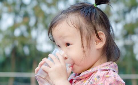 儿童手足口病8月高发季 初期表现为发热咳嗽