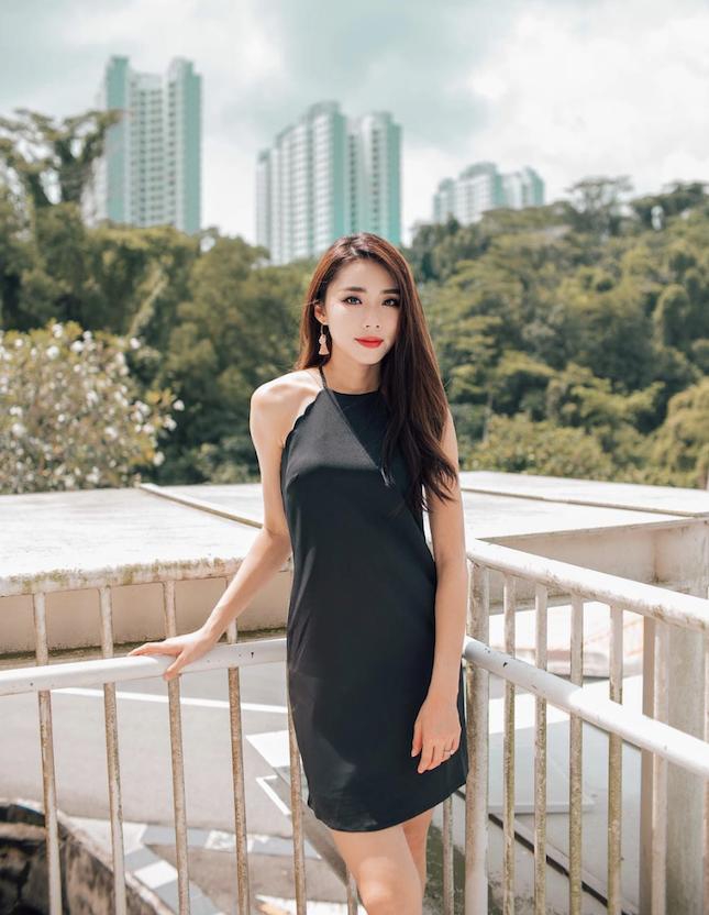新加坡网红Mongchin Yeoh经常网上教授每一位素人怎样搭配符合她们自己风格的美妆、服装。