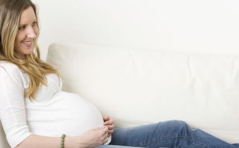 孕中期腰酸怎么回事？孕中期腰酸是缺钙吗？