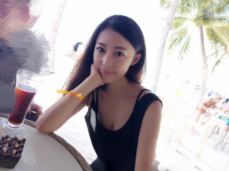 近日，有不少网友爆料称潘玮柏将要结婚，其父亲在台湾某学校讲课，其中提到了潘玮柏，无意之间向同学们爆料潘玮柏就即将结婚。据传，潘玮柏结婚对象疑似是与他传过绯闻的空姐女友，长相精致，身材很好。新浪娱乐就此求证潘玮柏工作室，工作人员保持沉默，暂无回应。