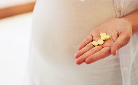 哺乳期妈妈生病了可以吃药吗？哺乳期安全用药原则