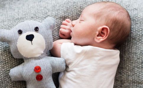 宝宝生长发育对照表 宝宝的2~3个月的生理需求