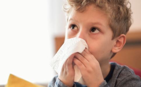 孩子咳嗽别急着吃药 推荐几个咳嗽食疗方