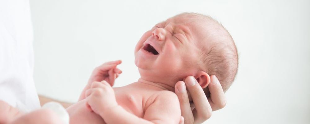 新生儿也会长痤疮 如何正确预防和护理