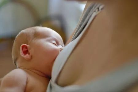 产后乳房胀痛？奶水少的真正原因是啥？80%宝妈可能都不大清楚