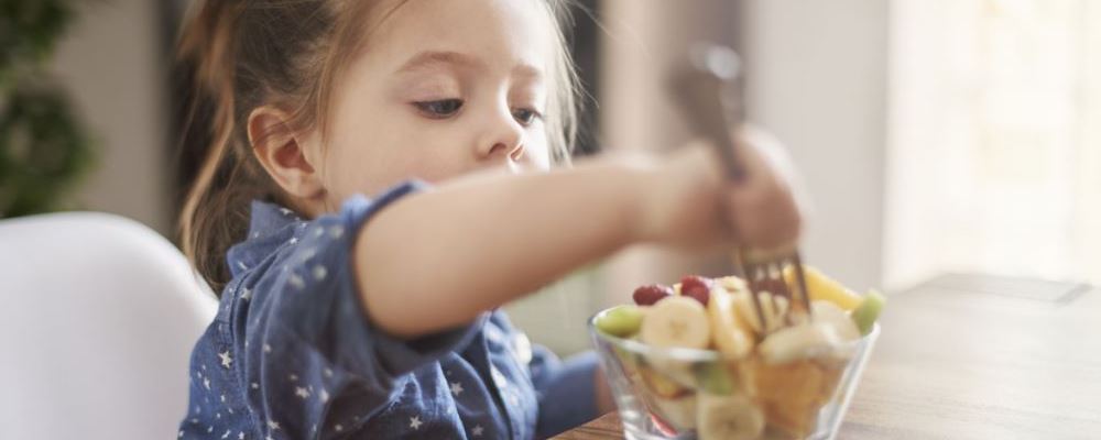 宝宝吃饭慢是什么原因 如何改变宝宝吃饭慢的习惯
