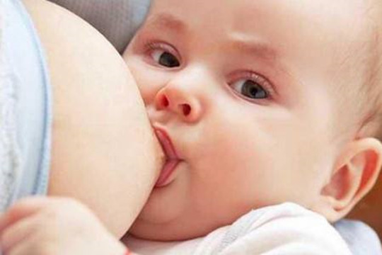 母乳太少宝宝吃不饱？这里有4个正确的催奶方法,别乱喝下奶汤了