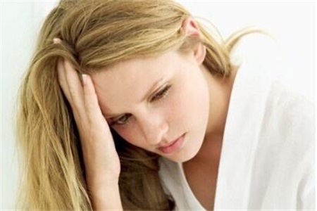 抑郁症的表现症状 女性产后患上了抑郁症及时护理才可治愈