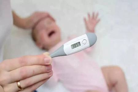 十个月宝宝发烧40度怎么退烧