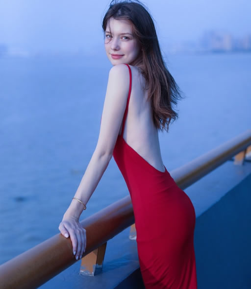 什么叫身材好？每个人的标准或许不一样吧！人觉得骨干苗条的身材最好，有人觉得丰满有肉的身材最有感觉…萝卜青菜各有所爱，只要你看着舒服才是最好的。