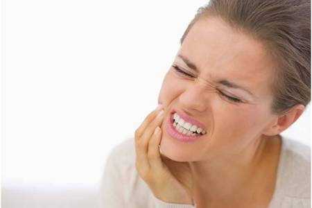 夜里牙疼教你一分钟快速止疼,缓解牙痛八个方法