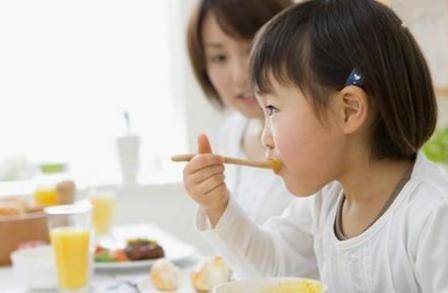 育儿知识:一岁宝宝饮食做什么样的饭比较有营养?