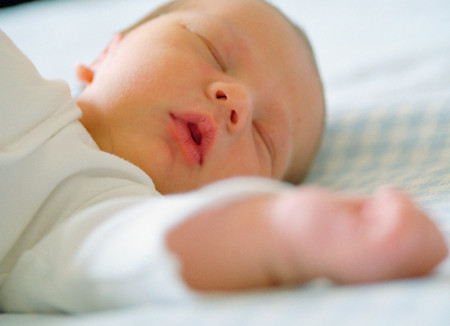 如何区分宝宝湿疹和热疹