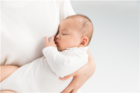 早产儿奶量对照表 早产宝宝吃奶量标准表