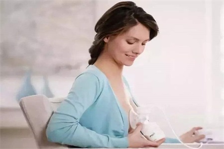 女性孕期涨奶、乳房肿胀要注意 不然宝宝会没奶喝