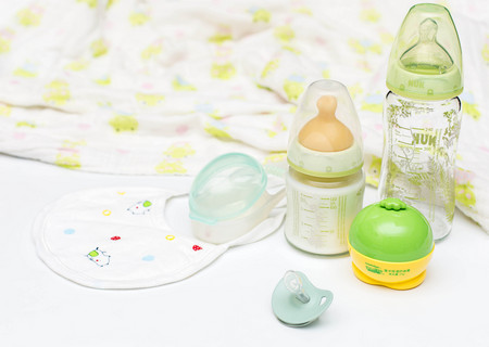 婴儿奶瓶多久换一次 宝宝奶瓶用多久换一次新的