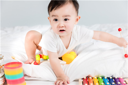 2021年八个月宝宝智力发育标准